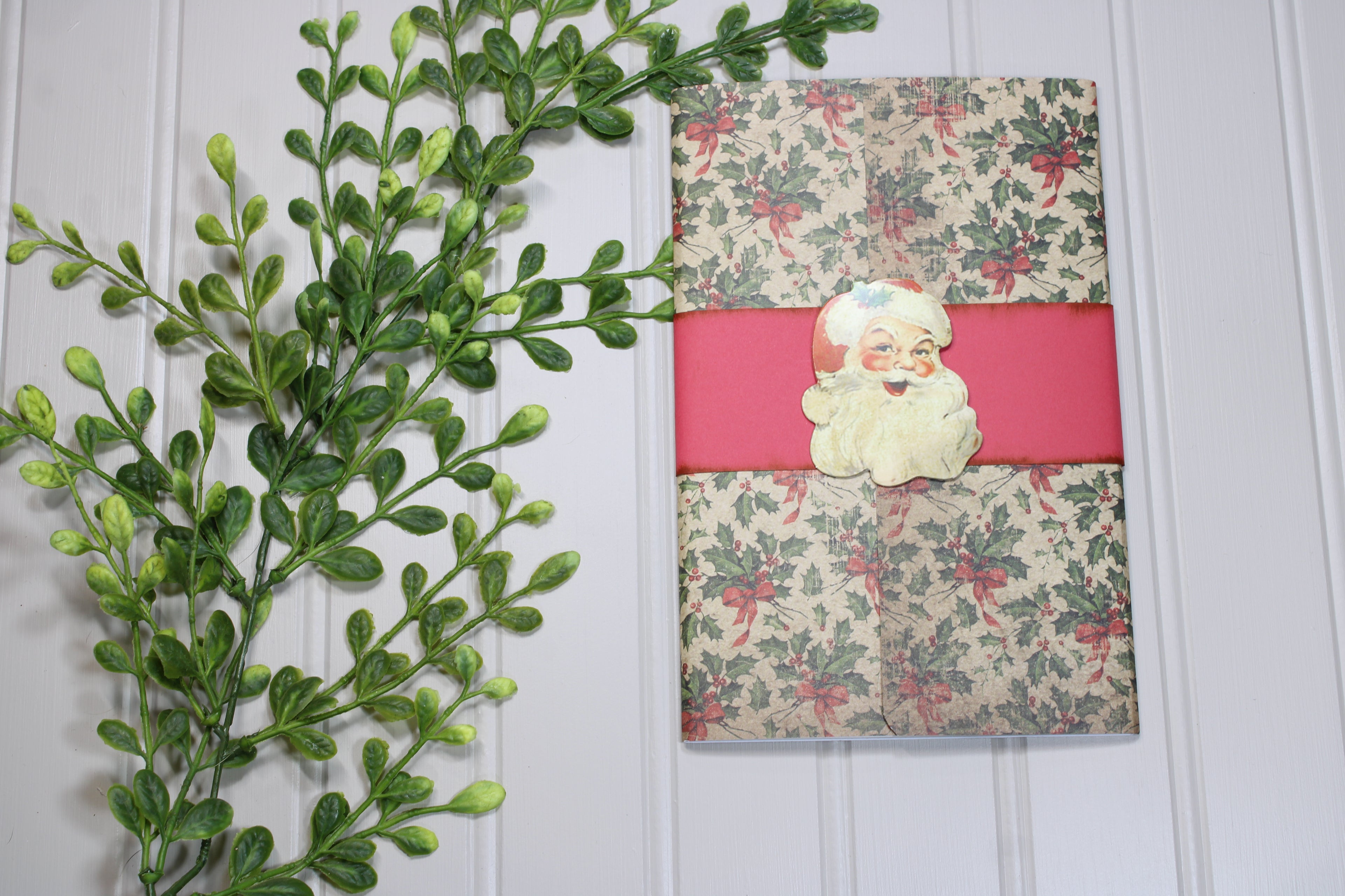 Handmade Christmas Daily Notes Folio – 5x8 Legal Pad - Santa Mistletoe